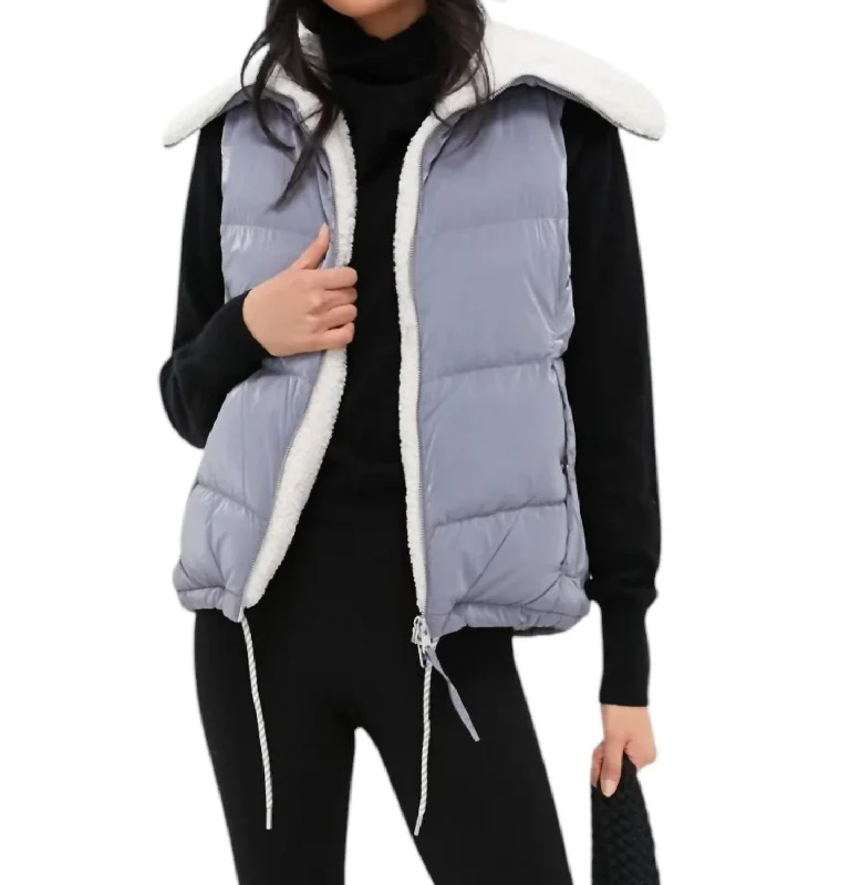 Women's Tops And Clothing Brock Puffer Gilet In Blue Wind