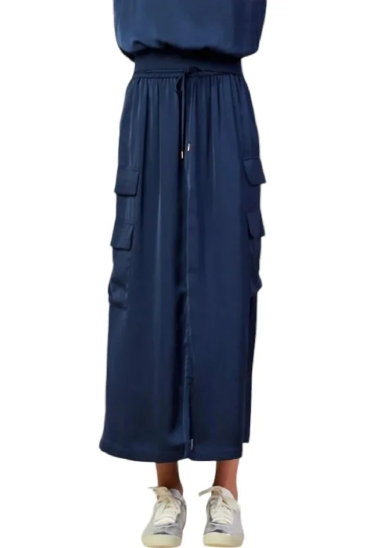 Women's Athletic Clothes Cargo Midi Skirt In Navy