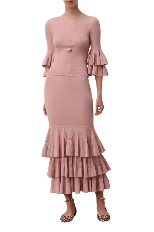 Women's Contemporary Clothing Illustration Tiered Skirt In Pink