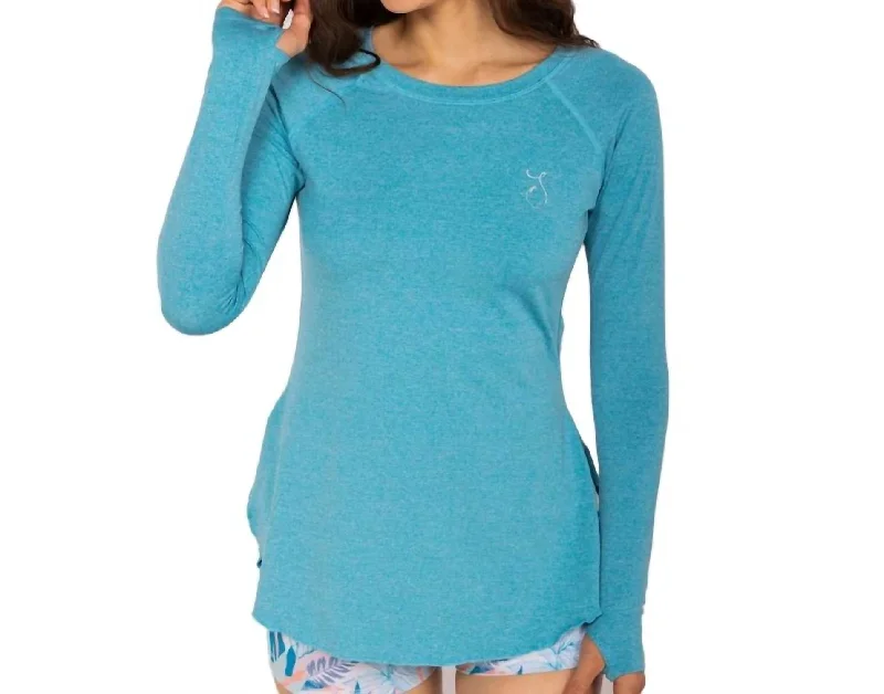 Women's Trendy Activewear Apparel Solid Flowy Performance Top In Tumultous Sea