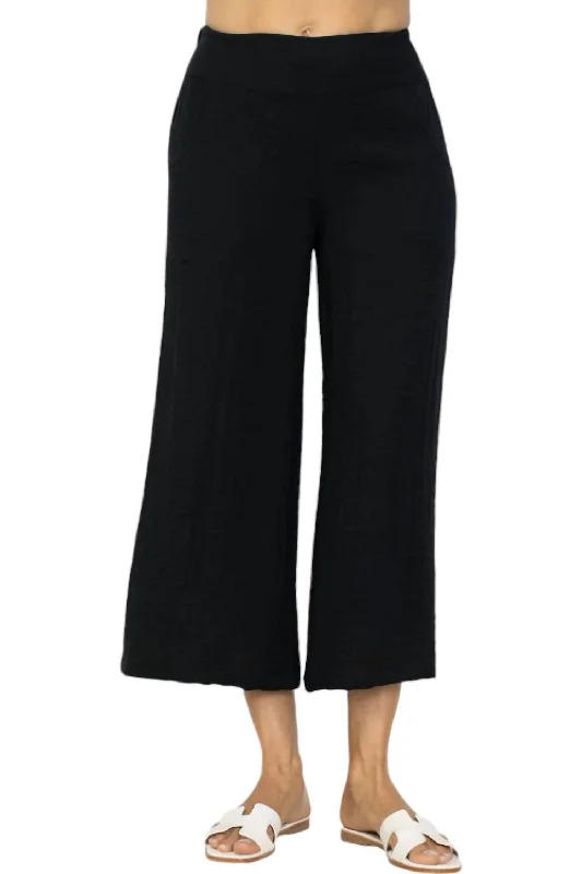 Women's Holiday Apparel Express Travel Relaxed Pants In Black